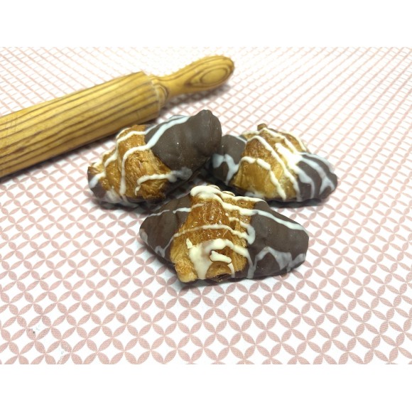 Compra minicroissants bañados en chocolate, rellenos de cacao o crema